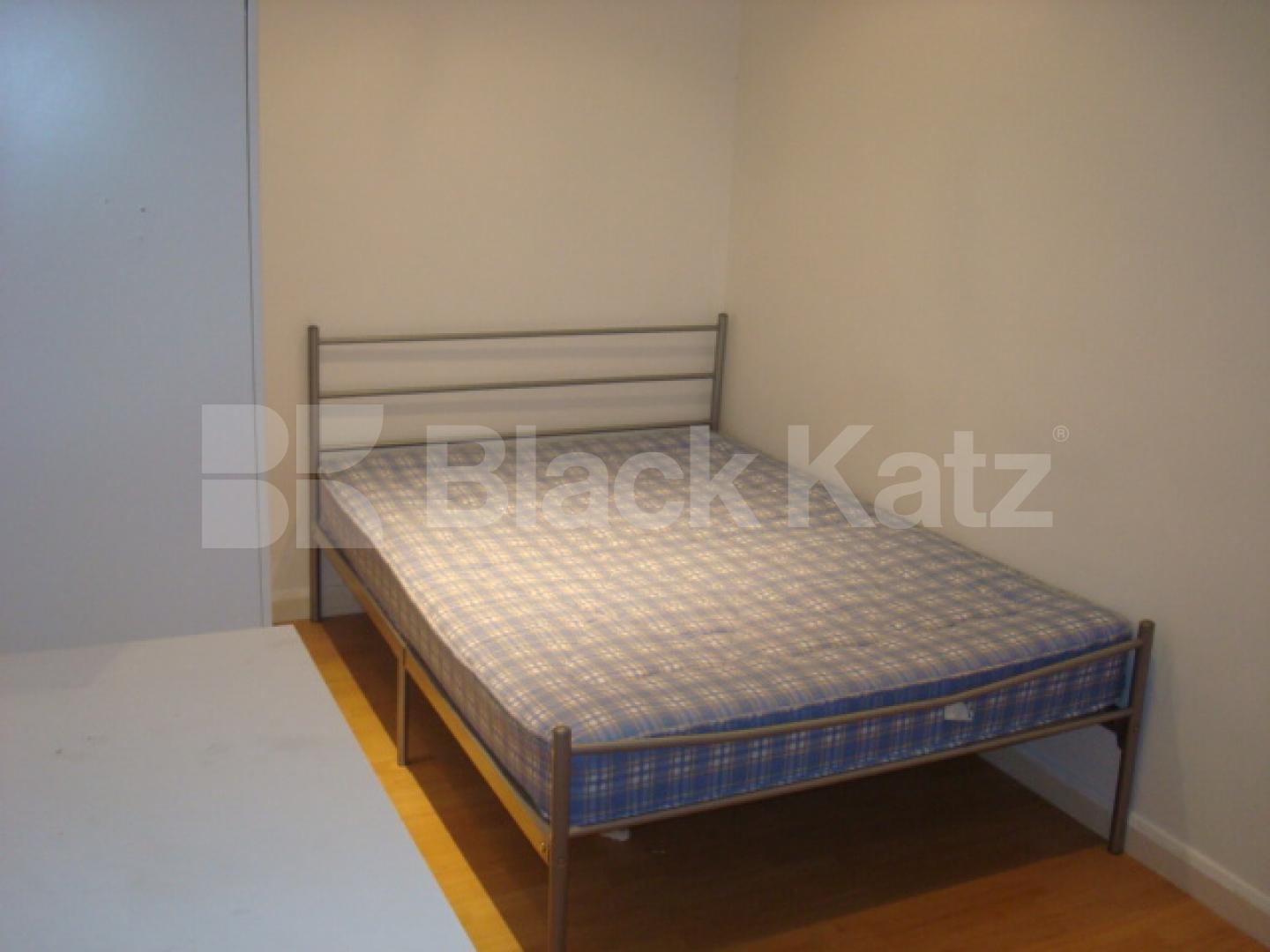 			NEW INSTRUCTION!, 3 Bedroom, 1 bath, 1 reception Flat			 Inverness Terrace, BAYSWATER/QUEENSWAY